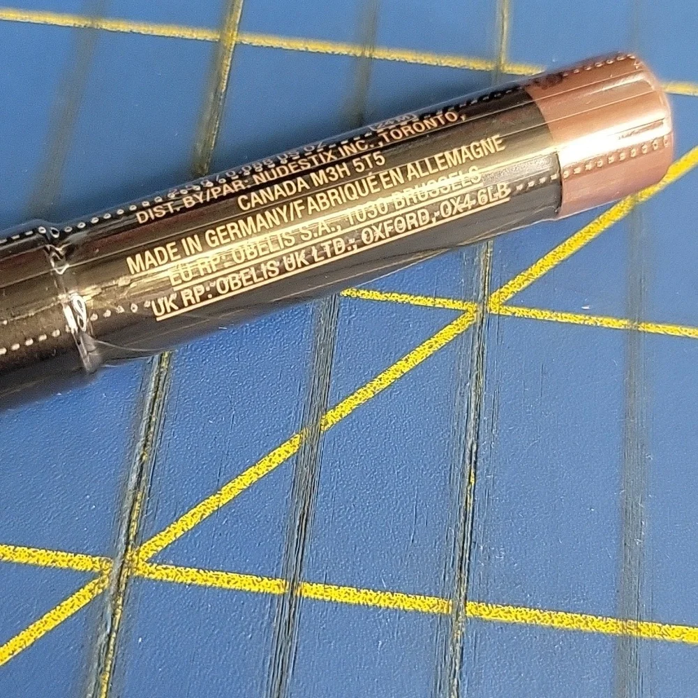 Nudestix Magnetic Matte Eye Color in Fig 2.5g New Sealed Tube 2.5g
